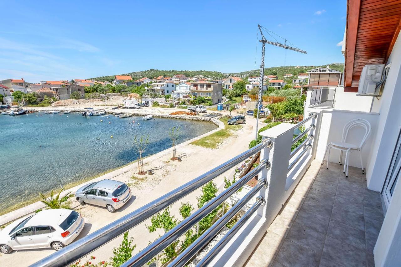 Apartment Bosiljka Рогозница Экстерьер фото